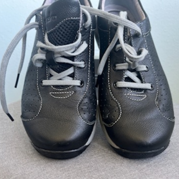 Dansko Women’s Sneakers - Picture 3 of 7